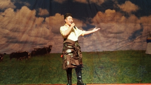 在水一方,大爱无疆--四川阿坝藏羌地区灾后主题