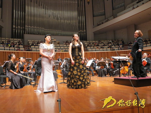 华人女高音歌唱家吴沁个人音乐会在国家大剧院