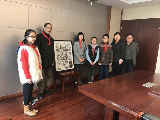 旅美画家吴中毅赠画钱伟长故里 以报知遇之