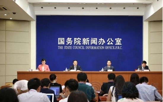 制发便民利民的台湾居民居住证 落实同等待遇