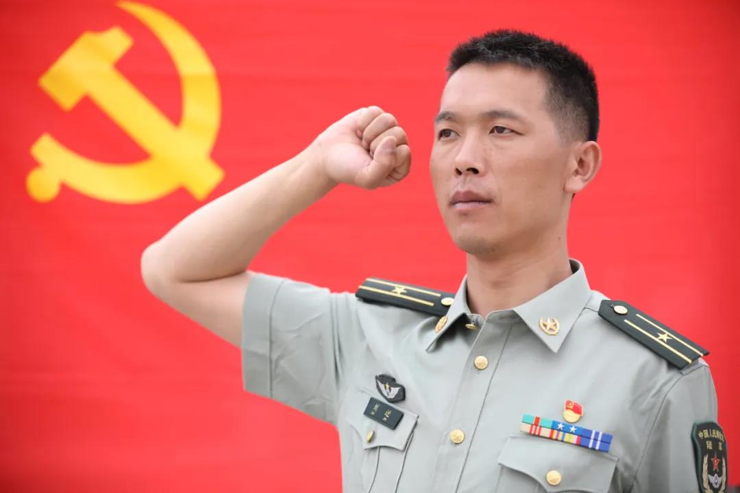 贺兰山下骁狼无畏最美新时代革命军人刘近